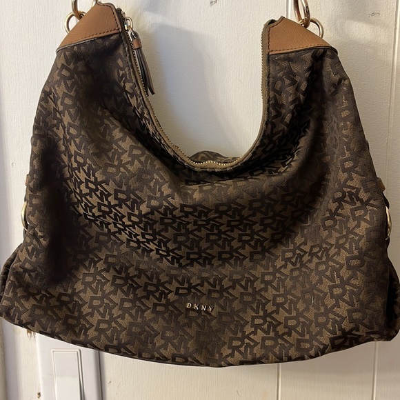 DKNY monogram purse - Picture 2 of 5